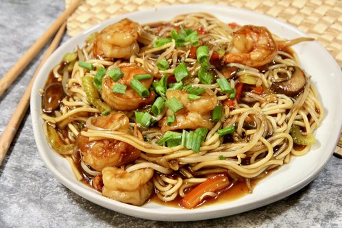 Chow mein facile aux crevettes — Image 1