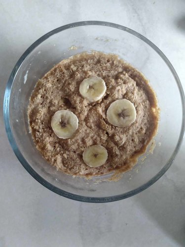 Avoine cuite au micro-ondes à la banane