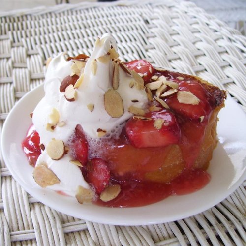 Pain doré aux fraises — Image 2