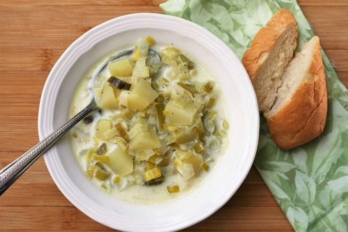Soupe aux pommes de terre et aux poireaux faible en gras