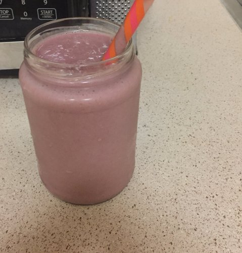 Smoothie petit-déjeuner végétalien à l'avoine et aux fraises — Image 3