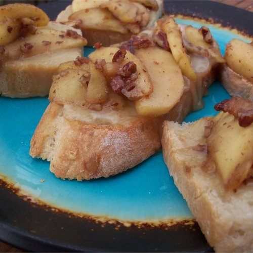 Sandwichs grillés au brie aux pommes et aux pacanes